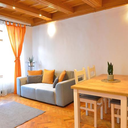 Charming Apartment - Heart Of Brasov Poarta Schei Braşov Exterior foto