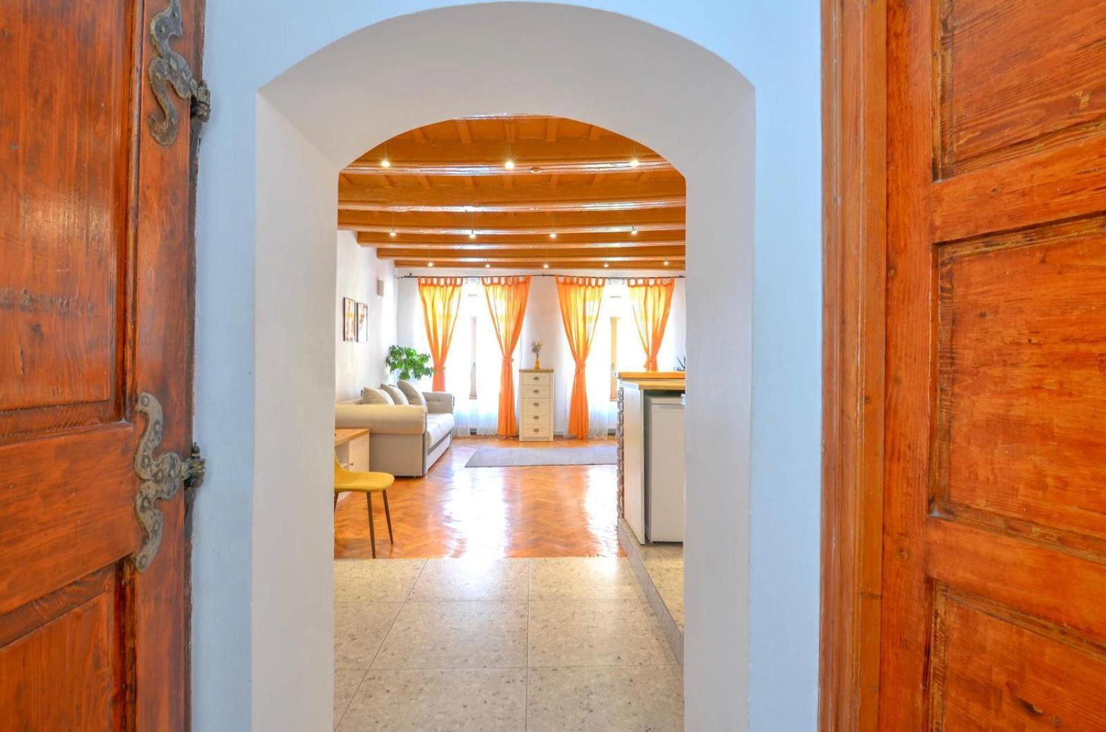 Charming Apartment - Heart Of Brasov Poarta Schei Braşov Exterior foto